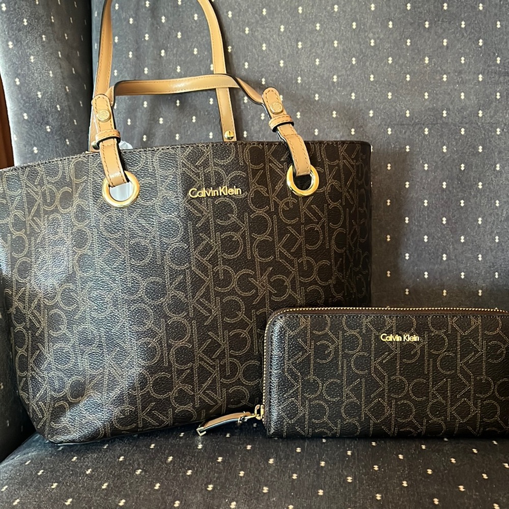 Calvin Klein Tote with matching wallet